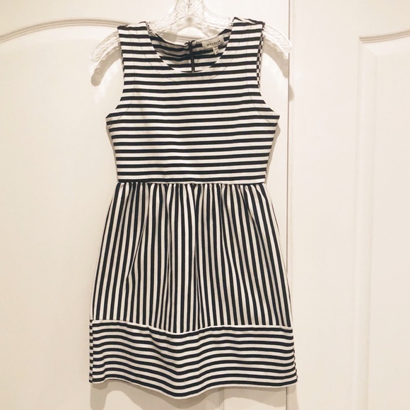 Monteau Dresses & Skirts - Monteau Black & White Striped Dress